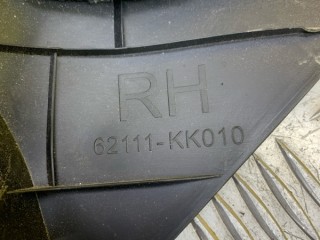 Накладка на порог внутренняя передняя правая, ориг. номер 62111KK010, Toyota Hilux Пикап 2020-2026