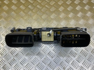 Дефлектор обдува салона, ориг. номер 55670KK050, Toyota Hilux Пикап 2015-2020