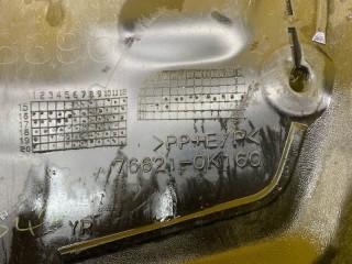 Брызговик передний правый, ориг. номер 766210K160, Toyota Hilux Пикап 2020-2026