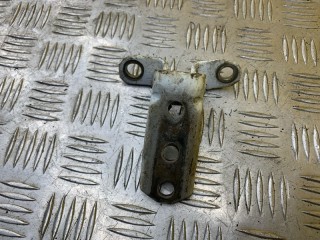 Петля двери Mitsubishi L200 Пикап 2015-2019, 5702A162