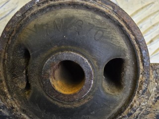 Подушка крепления двигателя, ориг. номер 3204A005, Mitsubishi L200 Пикап 2005-2006