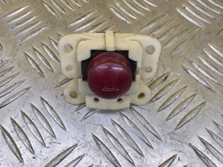 Кнопка аварийной сигнализации Mitsubishi L200 2006-2011, MN123974