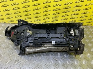 Кронштейн заднего бампера правый, ориг. номер KY3217A881AA, Land Rover Discovery V 2017-2021