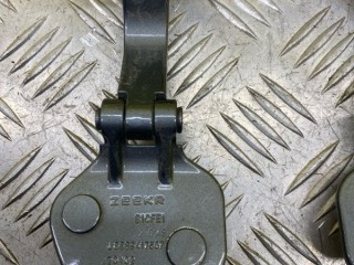 Петля крышки багажника Zeekr 001, 8889417607C15