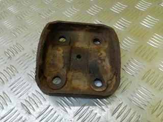 Кронштейн рессоры Toyota Hilux Пикап 2015-2020, 48046KK010