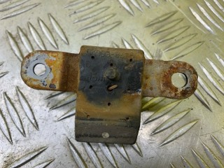Отбойник крышки багажника (демпфер) Lexus LX 570 Внедорожник 2007-2012, 6947860020