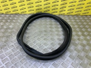Уплотнитель двери передней правой Land Rover Range Rover Evoque I Внедорожник 2011-2015, BJ3220708A