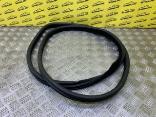 Уплотнитель двери передней левой Land Rover Range Rover Evoque I Внедорожник 2011-2015, BJ3220708A