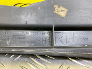 Дождевик правый, ориг. номер FL3415021A36AF, Ford F150 P552 2017-2020