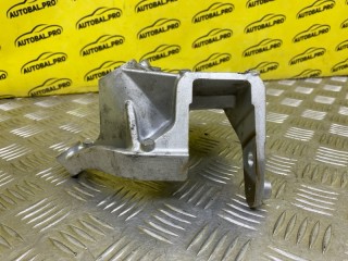 Кронштейн двигателя Volvo XC60 II 2017-2021, 2.0 л, дизель, 31480551