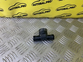 Фланец (тройник) системы охлаждения Volkswagen Amarok Пикап 2010-2016, 2.0 л, МКПП, 2H0122096E