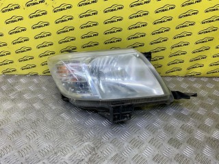 Фара правая, ориг. номер 811100K420, Toyota Hilux Пикап 2011-2015