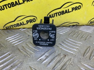 Выключатель подушки безопасности Lexus RX 450H IV Внедорожник, 6906512460