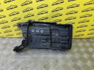 Полка аккумулятора Volkswagen TIGUAN II Внедорожник, 5QF915321