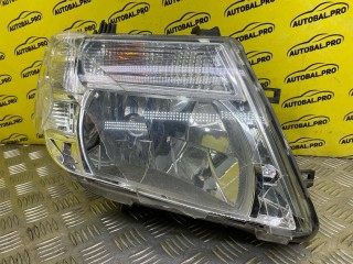 Фара правая Nissan Navara (D40) Пикап 2010-2015, 260105X00B