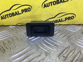 Кнопка открытия багажника Toyota Rav 4 (XA50) 2018-2026