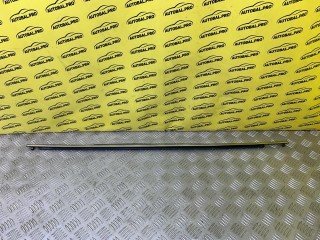 Уплотнитель стекла двери (бархотка) Toyota Rav 4 (CA40) 2012-2015, 7573042040