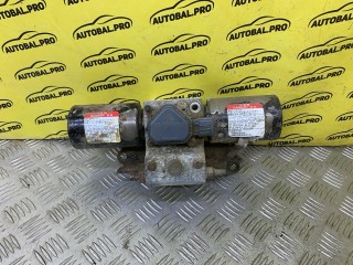 Блок клапанов гидроподвески Toyota Land Cruiser Prado 150 Внедорожник 2013-2017, 4886060031