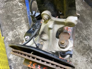 Кулак задний правый Toyota Rav 4 (XA50) Внедорожник 2018-2026, 4230442090