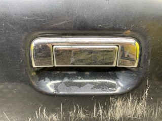 Ручка заднего (откидного) борта Toyota Hilux Пикап 2011-2015, 690900K050