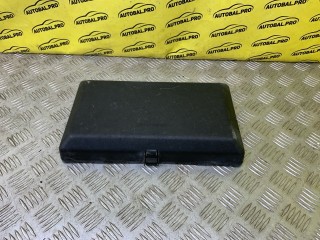 Крышка блока предохранителей Toyota Tundra II Пикап 2013-2022, 826610C300
