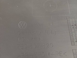 заглушка (решетка) бампера правая, ориг. номер 7E0807820, Volkswagen Transporter T5 2002-2009