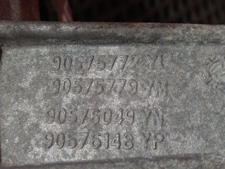 Подушка крепления двигателя, ориг. номер 90575772, 90575779, Opel Zafira A 1999-2003