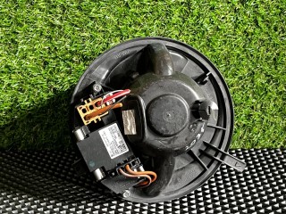Моторчик печки, ориг. номер 35987694C, Volkswagen Golf 5 2003-2009