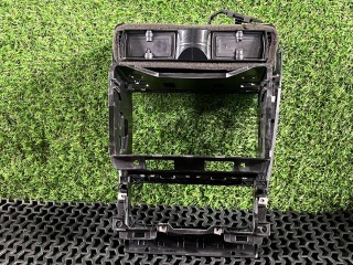 Рамка под магнитолу, ориг. номер 5K0858089, Volkswagen Golf 6 2008-2012