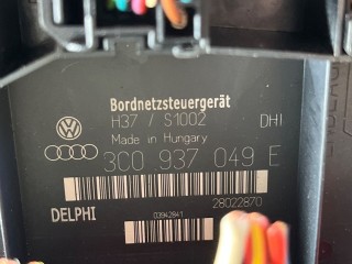 Блок комфорта, ориг. номер 3C0937049E, 28022870, Volkswagen Golf 5 2003-2009