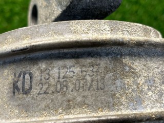 Подушка крепления двигателя, ориг. номер 13125637, Opel Astra H 2006-2014