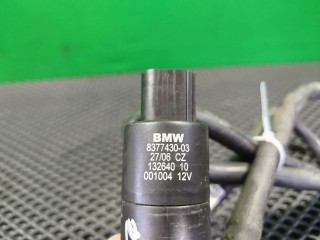 Насос (моторчик) омывателя фар, ориг. номер 837743003, BMW 3 E90/E91/E92/E93 2004-2008