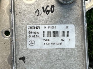Радиатор масляный, ориг. номер A6461880301, Mercedes C W204 2007-2011