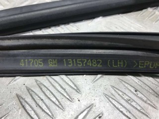 Уплотнитель двери передней левой, ориг. номер 13157482, Opel Zafira A 2003-2006