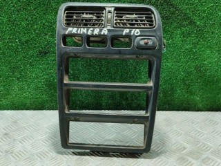 Рамка под магнитолу, ориг. номер 6826059J00, Nissan Primera 10 1990-1997