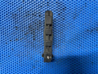 Крепление рейлинга перед. лев., ориг. номер 22025-63457, Toyota Sienna 2 2003-2006