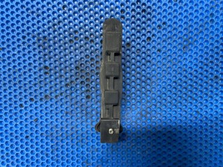 Крепление рейлинга перед. лев., ориг. номер 22025-63457, Toyota Sienna 2 2003-2006