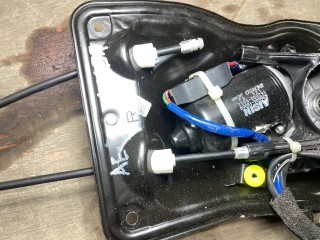 Моторчик сдвижной двери правый, ориг. номер 85620-08040, 85620-08041, Toyota Sienna 2 2006-2009