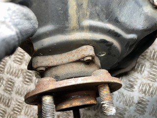кулак передний левый, ориг. номер 43202-47010, 43510-47010, 43510-47011, Toyota Prius 2 XW20 рест