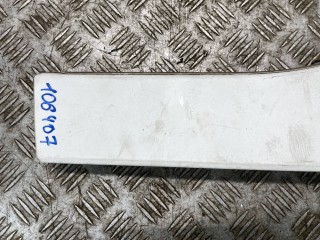 Накладка двери (крышки) багажника, ориг. номер 76801-47030, 76801-47050, Toyota Prius 2 XW20 рест