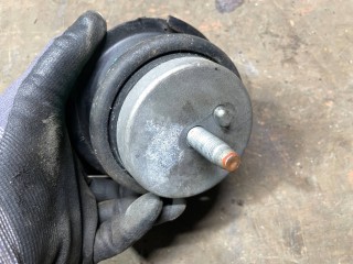 Подушка крепления двигателя передняя правая, ориг. номер 11220-4GA5A, Infiniti Q50 2013-2017
