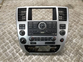 Консоль салона (центральная часть), Infiniti QX56 2007-2010