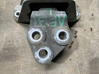 Подушка крепления двигателя передняя левая, ориг. номер 20969909, Chevrolet Volt 2010-2015