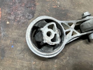 Подушка крепления двигателя, ориг. номер 0449508030, Chevrolet Volt 2010-2015