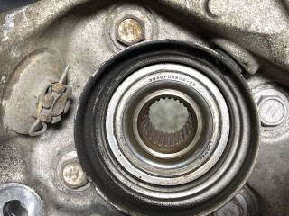 кулак передний левый, ориг. номер 4320247010, 4351047010, 43510-47011, Toyota Prius 2 XW20 рест