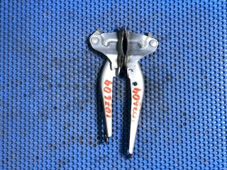 Петля капота Toyota Prius 2 XW20 рест, хетчбэк 5 дв., 53420-47040