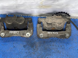 Суппорт передний Toyota Sienna 3 2010-2014, 47750-0E030