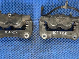 Суппорт передний Toyota Sienna 3 2010-2014, 47750-0E030
