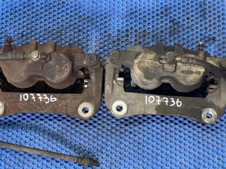 Суппорт передний Toyota Sienna 3 2010-2014, 47750-0E030