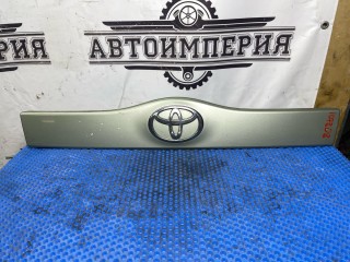 Накладка двери (крышки) багажника Toyota Prius 2 XW20 рест, хетчбэк 5 дв., 76801-47030